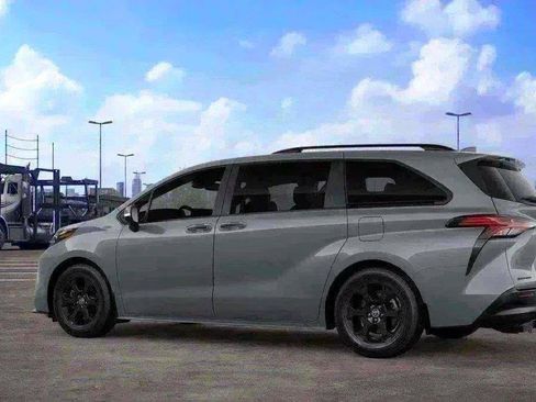 New 2026 Toyota Sienna XLE Woodland Edition AWD/4WD image 5