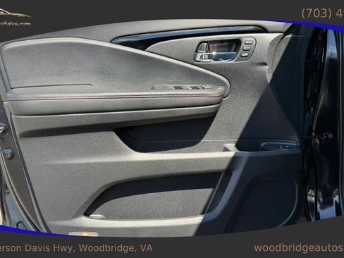 Used 2020 Honda Pilot Black Edition image 15