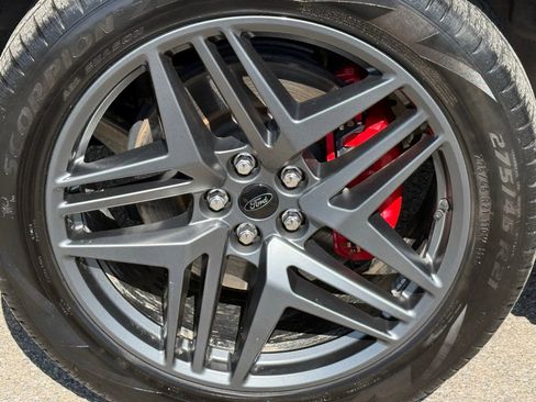 Used 2025 Ford Explorer ST image 46