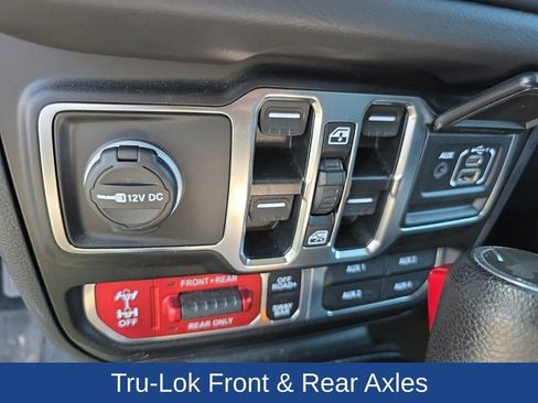 Used 2024 Jeep Wrangler Unlimited Rubicon w/ XTREMEE 35" Tire Package image 16