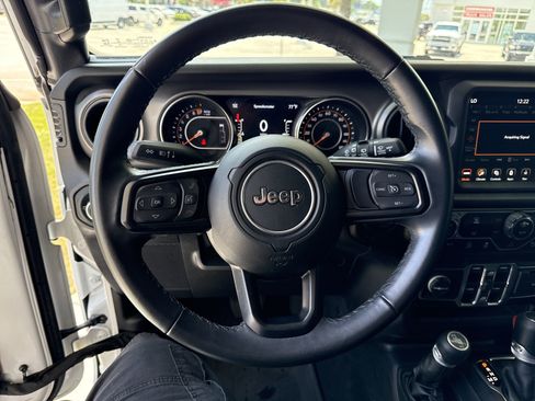 Used 2022 Jeep Wrangler Unlimited Sport AWD/4WD image 18