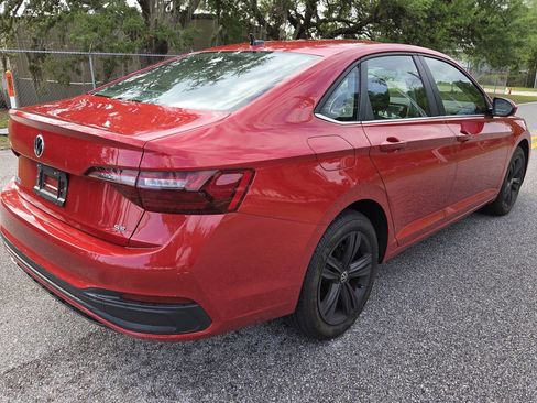 Used 2024 Volkswagen Jetta SE image 4