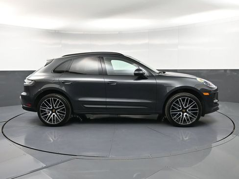 Certified 2026 Porsche Macan AWD/4WD image 9