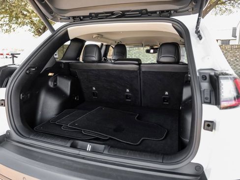 Used 2021 Jeep Cherokee Latitude Lux w/ Comfort/Convenience Group image 63