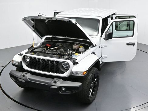 Used 2024 Jeep Gladiator Sport AWD/4WD image 37