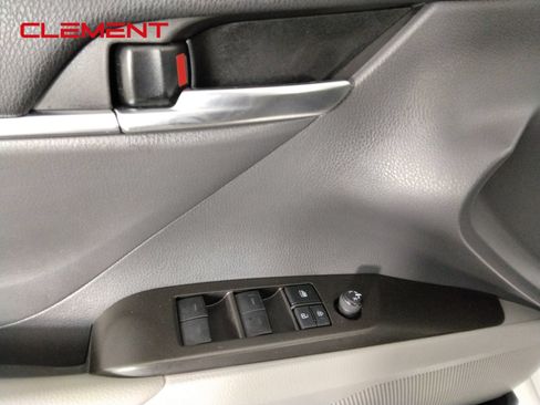 Used 2022 Toyota Camry LE FWD image 22