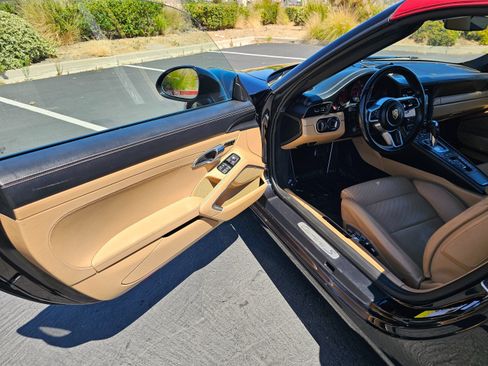 Used 2018 Porsche 911 Carrera S RWD image 26