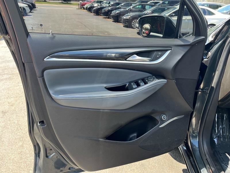 Used 2020 Buick Enclave Essence AWD/4WD image 28