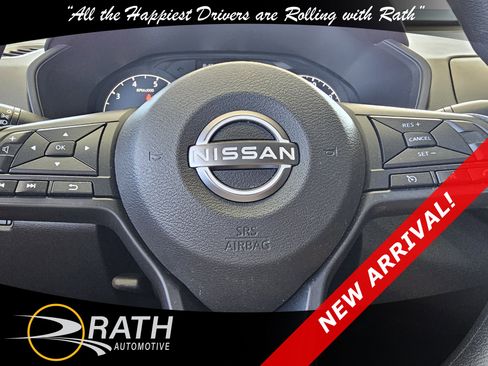 Used 2025 Nissan Altima 2.5 S FWD image 10