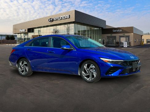 New 2025 Hyundai Elantra Limited image 10