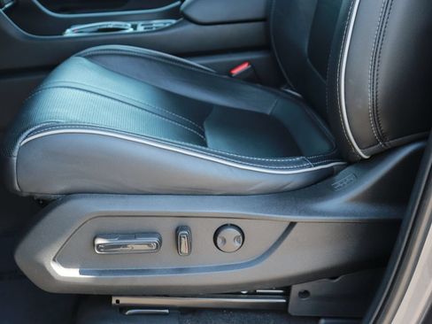 Used 2023 Honda Pilot Elite image 11