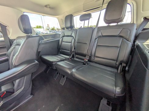 Used 2025 Lincoln Navigator Reserve AWD/4WD image 15