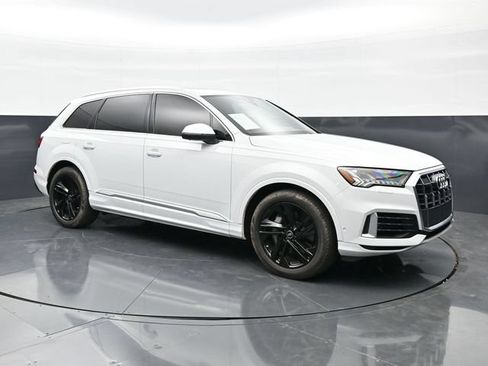 Used 2023 Audi Q7 3.0T Prestige w/ Prestige Package AWD/4WD image 3