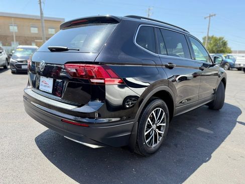 Used 2019 Volkswagen Tiguan SE w/ Panoramic Sunroof Package FWD image 3