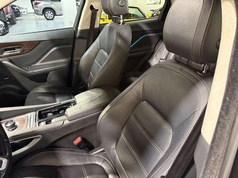 Used 2020 Jaguar F-PACE Prestige image 23