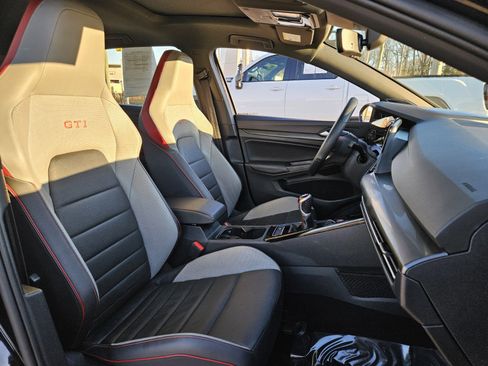 Used 2024 Volkswagen GTI Autobahn image 20