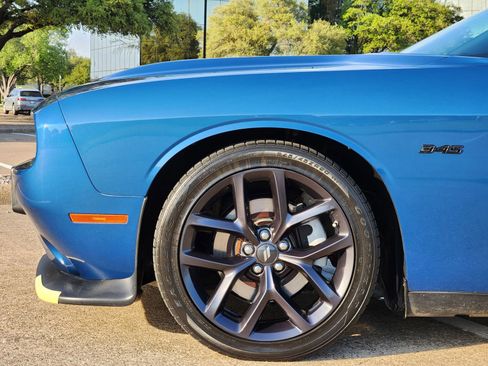 Used 2023 Dodge Challenger R/T w/ Blacktop Package image 8