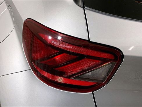 Used 2022 Hyundai Venue SEL image 28