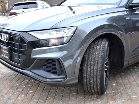 Used 2019 Audi Q8 Prestige w/ Luxury Package image 6