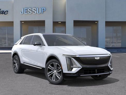 New 2026 Cadillac Lyriq Premium Luxury w/ LPO, Premium Carpet Package image 7