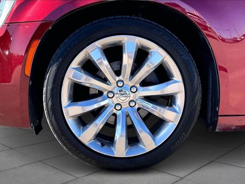 Used 2019 Chrysler 300 Limited image 9