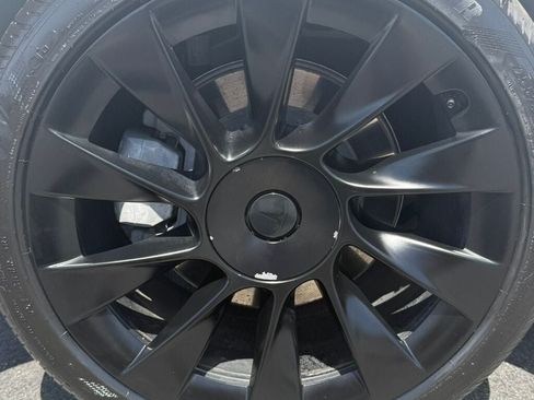 Used 2021 Tesla Model Y Long Range AWD/4WD image 46