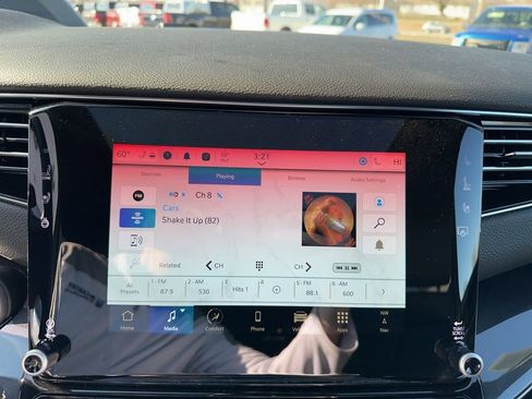 New 2024 Jeep Wagoneer 4WD w/ Premium Group I image 31