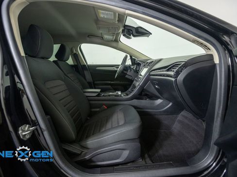 Used 2020 Ford Fusion SE FWD image 41