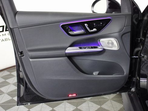 Used 2026 Mercedes-Benz GLC 350e 4MATIC image 11