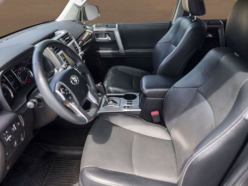 Used 2021 Toyota 4Runner Limited AWD/4WD image 9