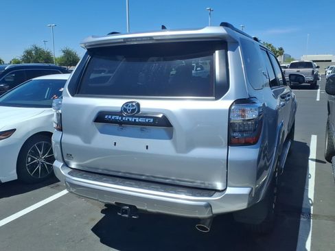 Used 2020 Toyota 4Runner TRD Off-Road Premium AWD/4WD image 4