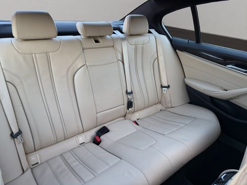 Used 2019 BMW 530i xDrive w/ Convenience Package image 20