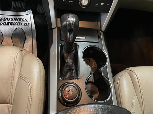 Used 2015 Ford Explorer XLT w/ Equipment Group 202A image 17