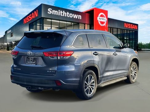 Used 2018 Toyota Highlander XLE image 5