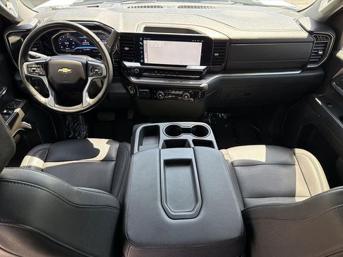 Used 2024 Chevrolet Silverado 2500 LTZ AWD/4WD image 19
