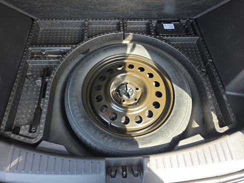 Used 2018 Ford Escape SE w/ SE Sync 3 Package image 16