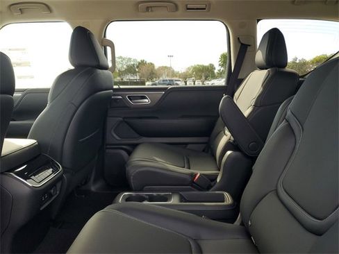 Used 2025 INFINITI QX80 Pure image 12