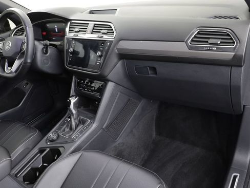 Certified 2024 Volkswagen Tiguan SE R-Line AWD/4WD image 20