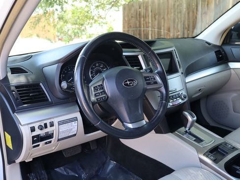 Used 2012 Subaru Outback 2.5i Premium w/ All-Weather Pkg AWD/4WD image 15