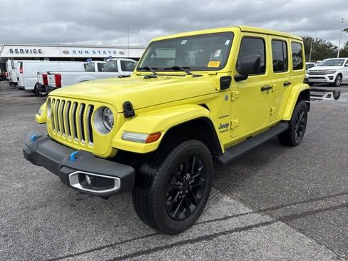 Used 2022 Jeep Wrangler Unlimited Sahara image 2