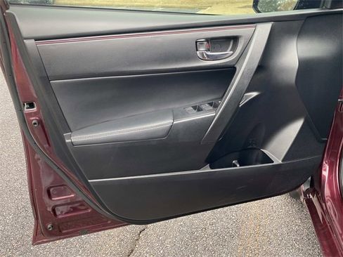 Used 2017 Toyota Corolla SE 50th Anniversary image 17