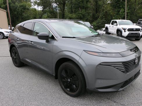 Used 2025 Nissan Murano SV FWD image 10