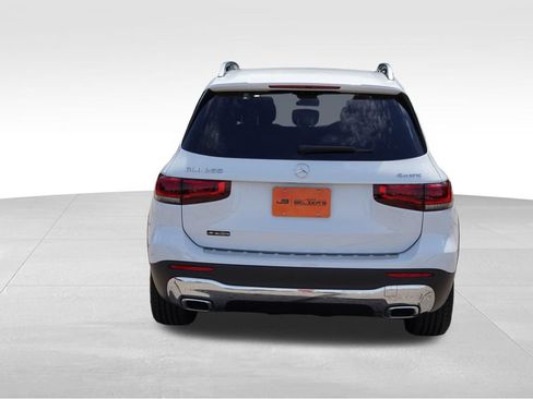 Used 2022 Mercedes-Benz GLB 250 4MATIC image 6