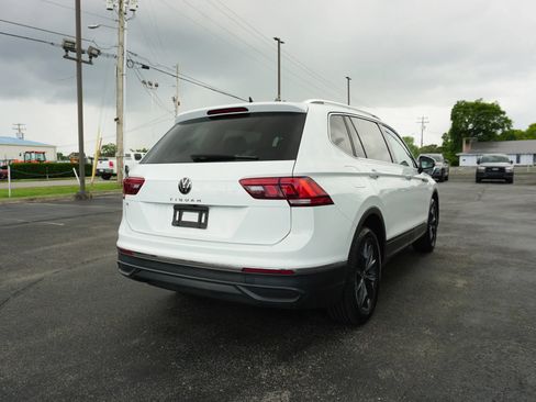 Used 2022 Volkswagen Tiguan SE FWD image 5
