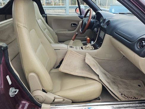 Used 2000 MAZDA MX-5 Miata image 11