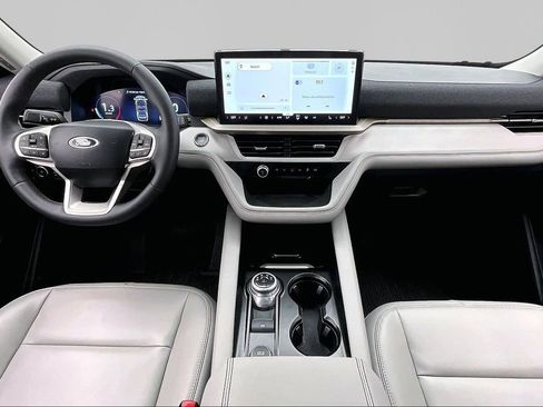 Used 2025 Ford Explorer Active w/ Active Comfort Package AWD/4WD image 16