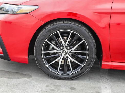 Used 2021 Toyota Camry SE FWD image 10