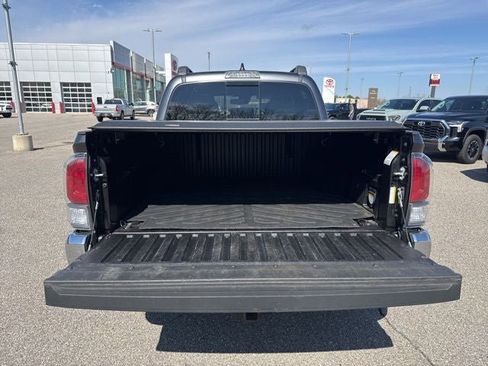 Certified 2021 Toyota Tacoma TRD Off-Road AWD/4WD image 13