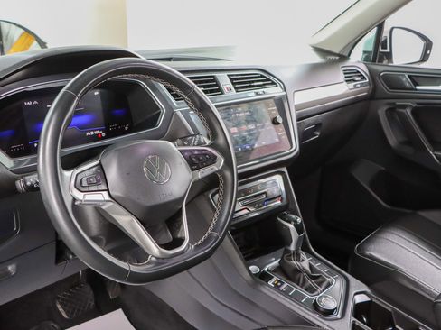 Used 2022 Volkswagen Tiguan SE AWD/4WD image 23