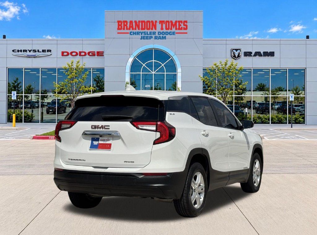 Used 2024 GMC Terrain SLE AWD/4WD image 4
